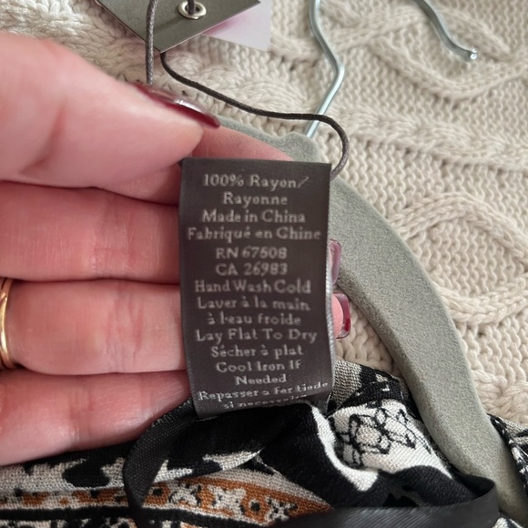 NWT Vince Camuto Ruana Wrap, Rayon Women’s OS - Picture 6 of 16